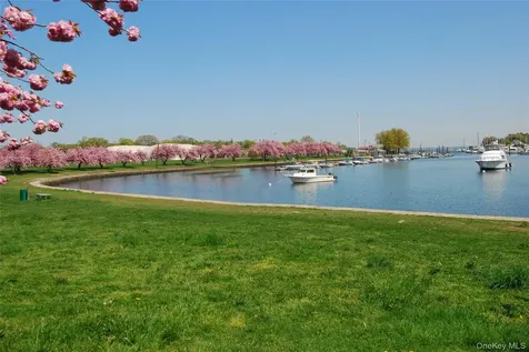 251 Mount Pleasant Avenue Mamaroneck NY 10543