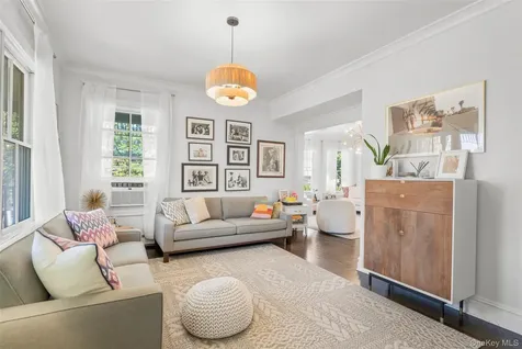 251 Mount Pleasant Avenue Mamaroneck NY 10543