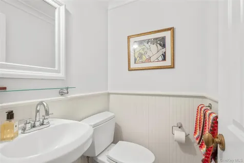 251 Mount Pleasant Avenue Mamaroneck NY 10543