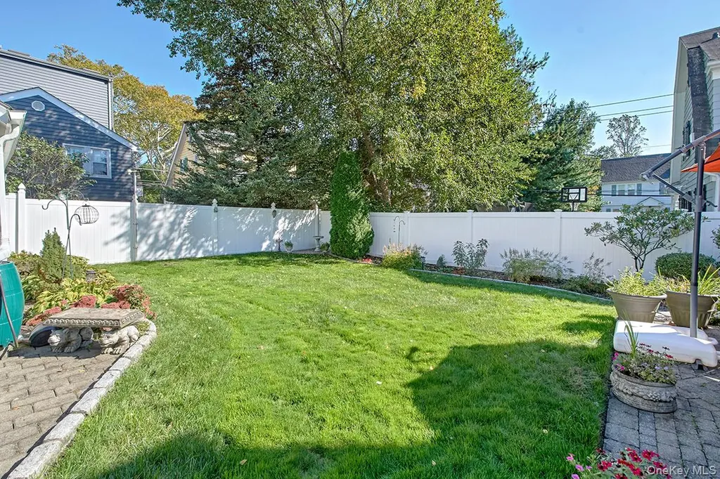 72 Ogden Avenue White Plains NY 10605