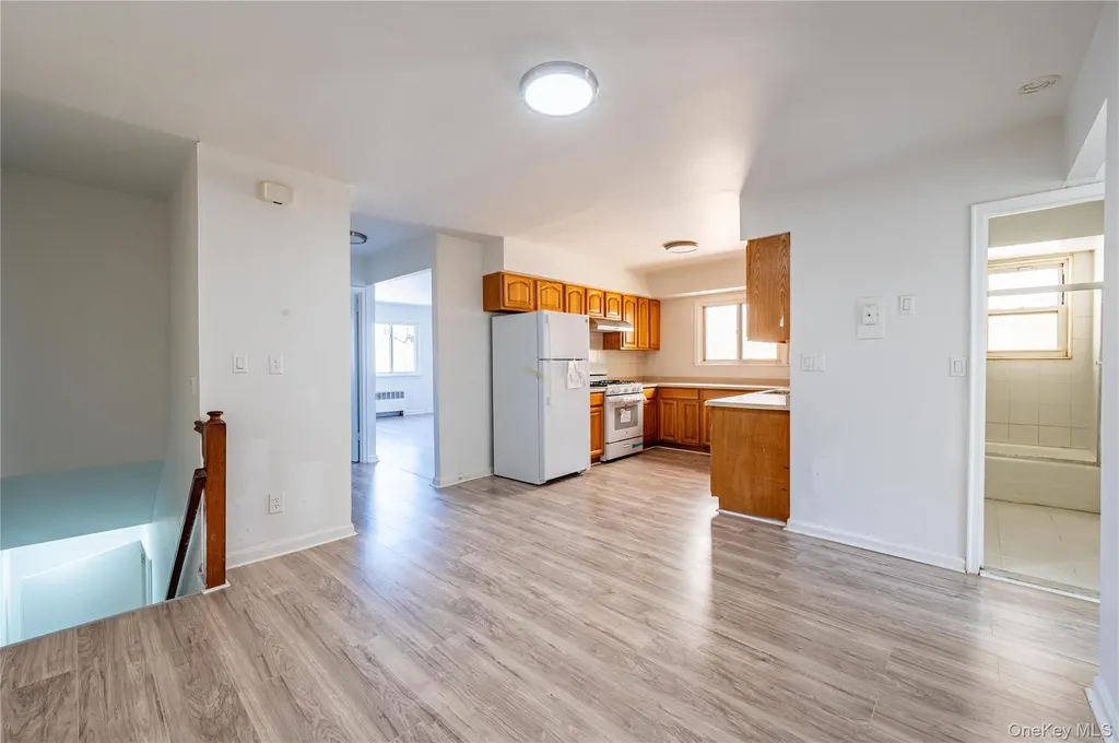 2730 Barnes Avenue Bronx NY 10467