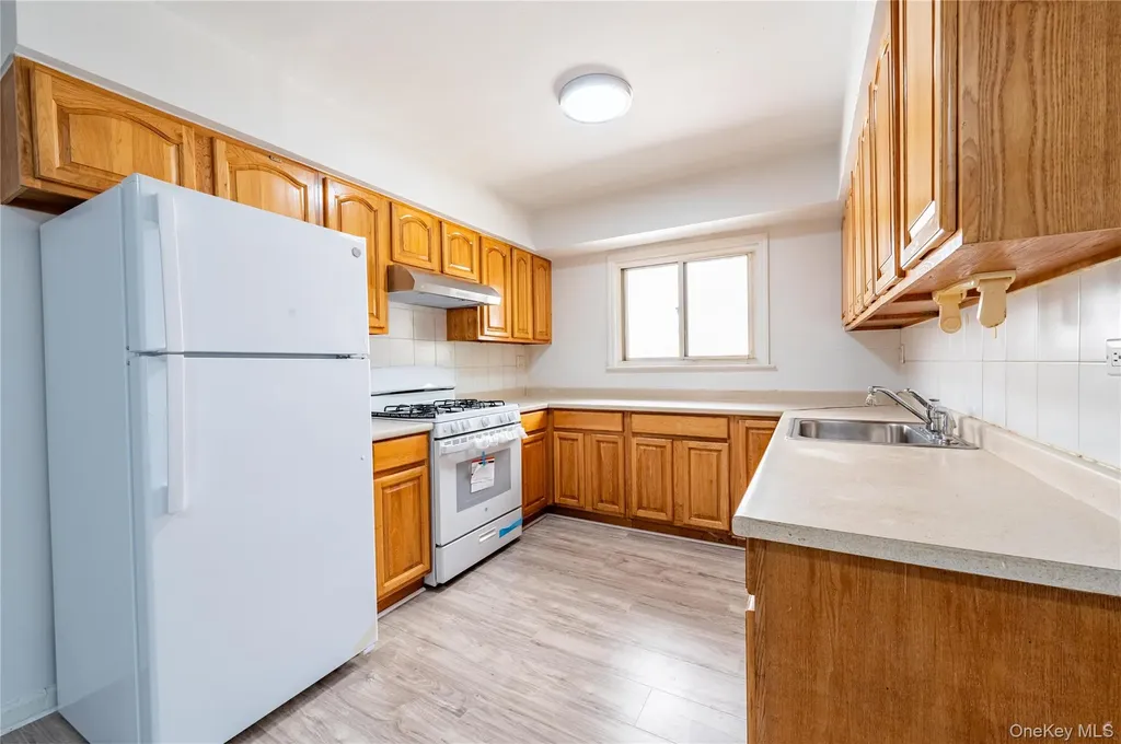 2730 Barnes Avenue Bronx NY 10467