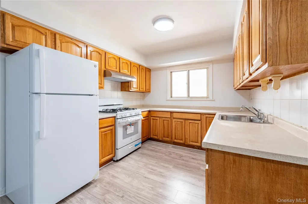 2730 Barnes Avenue Bronx NY 10467