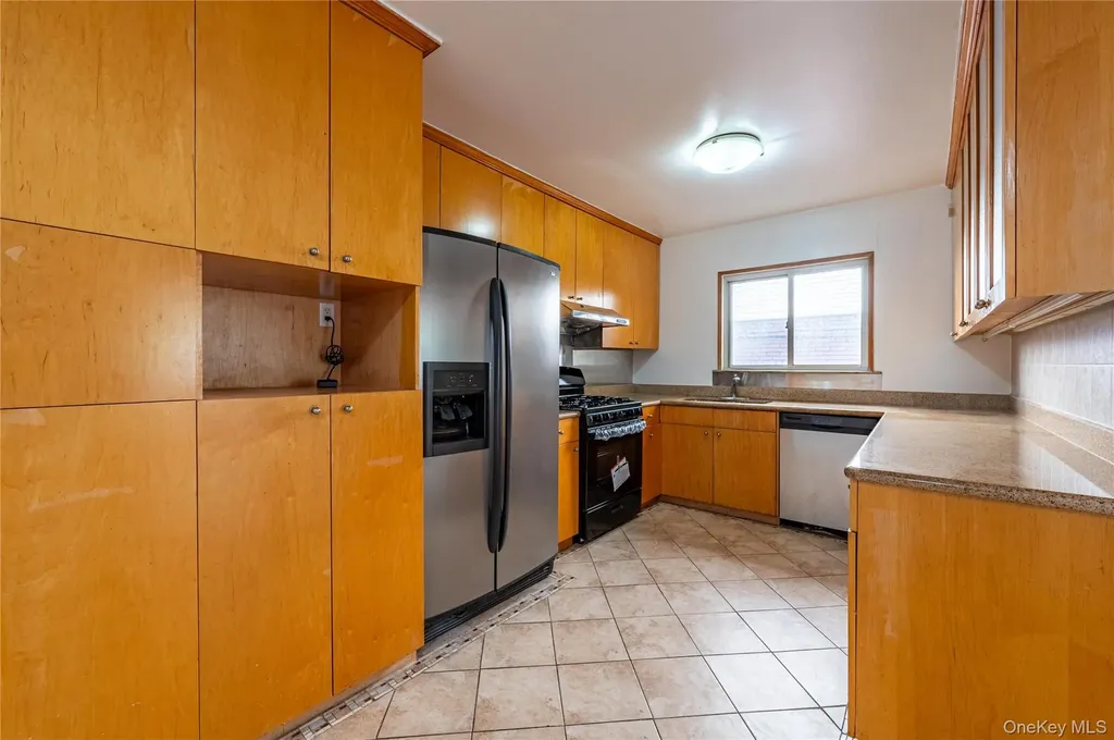 2730 Barnes Avenue Bronx NY 10467