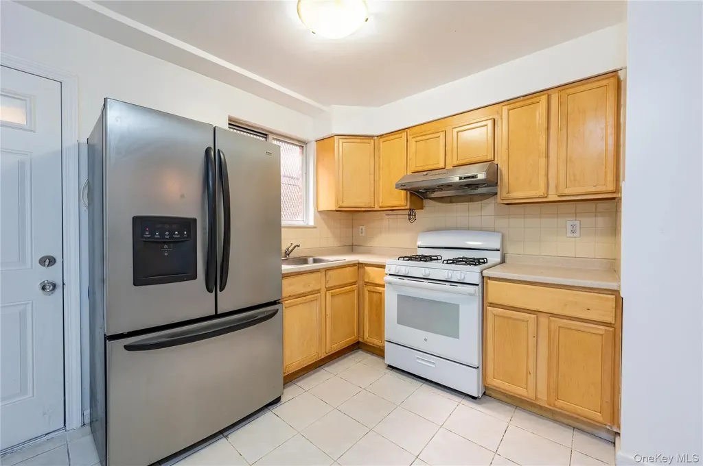 2730 Barnes Avenue Bronx NY 10467