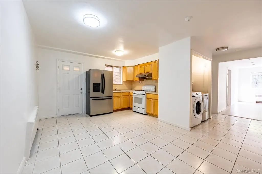 2730 Barnes Avenue Bronx NY 10467