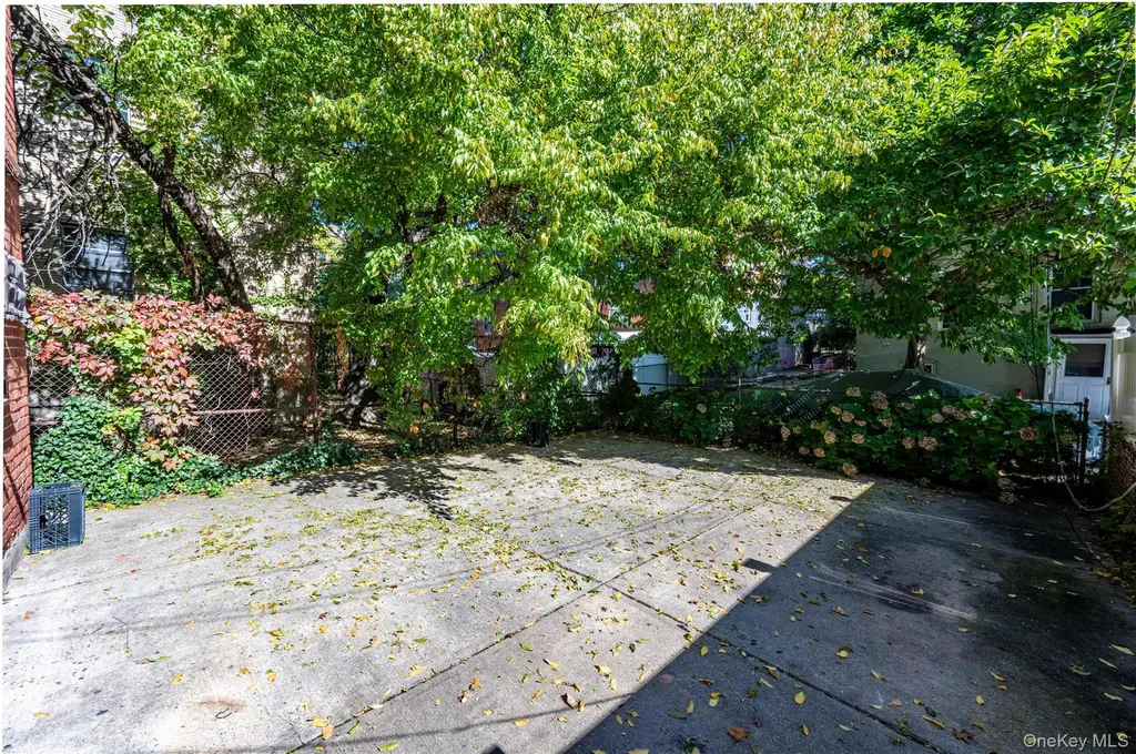 2730 Barnes Avenue Bronx NY 10467
