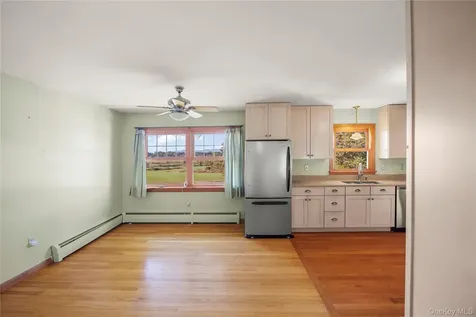 76 Smith Road Kinderhook NY 12106