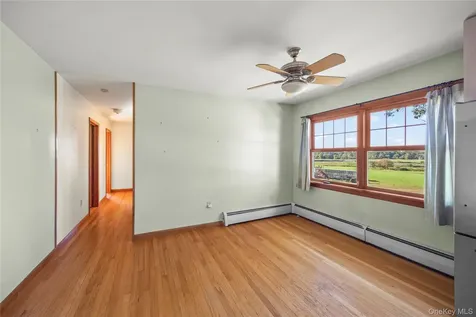 76 Smith Road Kinderhook NY 12106