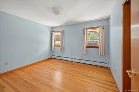 76 Smith Road Kinderhook NY 12106