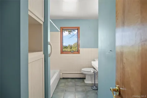 76 Smith Road Kinderhook NY 12106