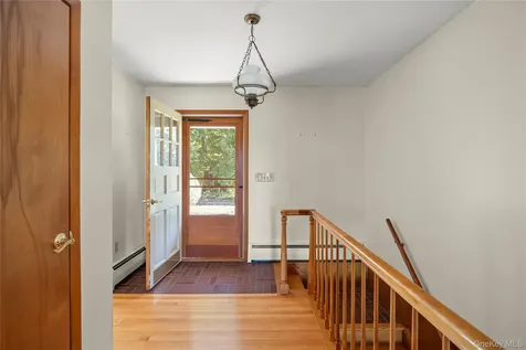 76 Smith Road Kinderhook NY 12106