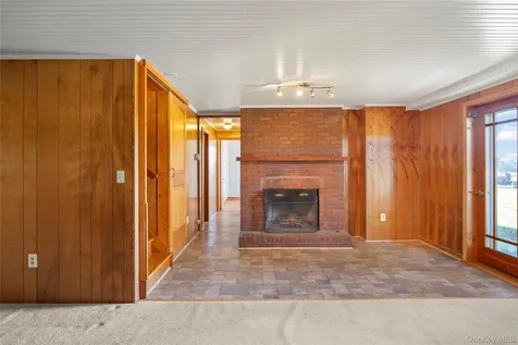 76 Smith Road Kinderhook NY 12106