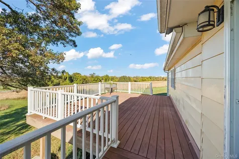 76 Smith Road Kinderhook NY 12106