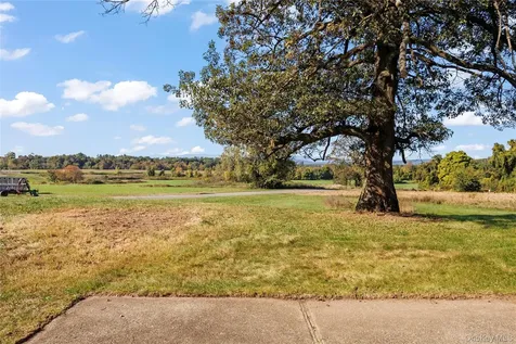 76 Smith Road Kinderhook NY 12106