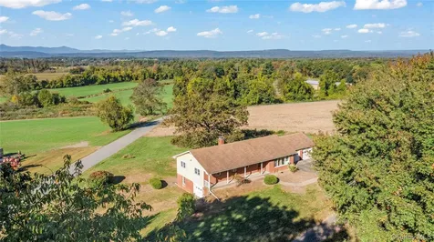 76 Smith Road Kinderhook NY 12106