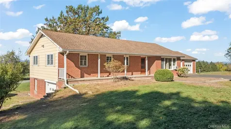 76 Smith Road Kinderhook NY 12106