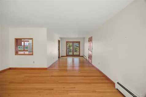 76 Smith Road Kinderhook NY 12106