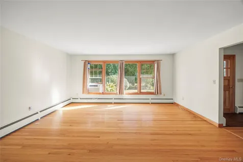 76 Smith Road Kinderhook NY 12106