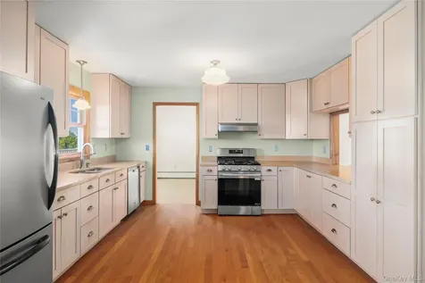 76 Smith Road Kinderhook NY 12106