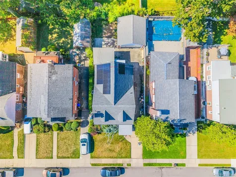 5612 212th Street Bayside NY 11364