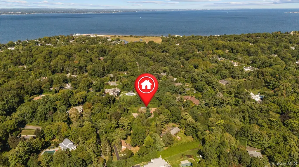 169 Middle Neck Road Sands Point NY 11050