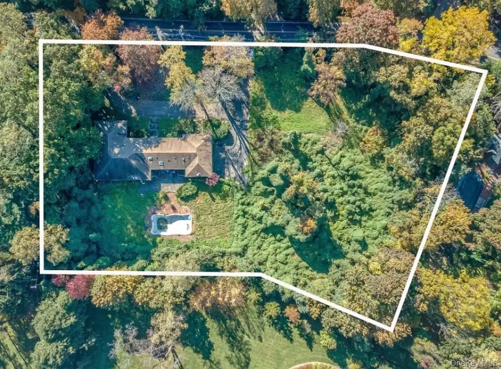 169 Middle Neck Road Sands Point NY 11050