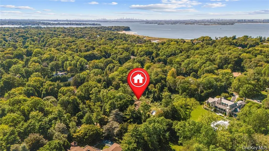 169 Middle Neck Road Sands Point NY 11050