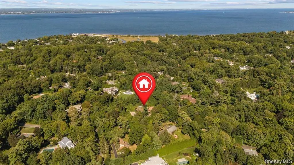 169 Middle Neck Road Sands Point NY 11050