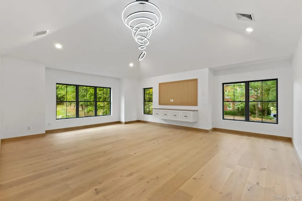 22 Whippoorwill Road E Armonk NY 10504