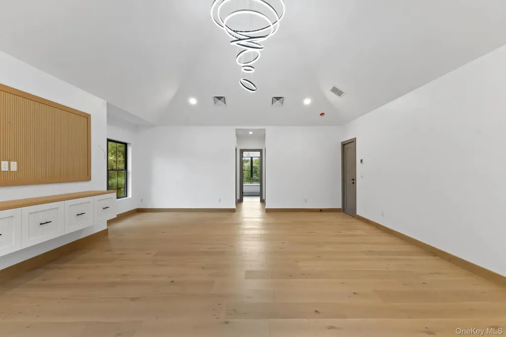 22 Whippoorwill Road E Armonk NY 10504