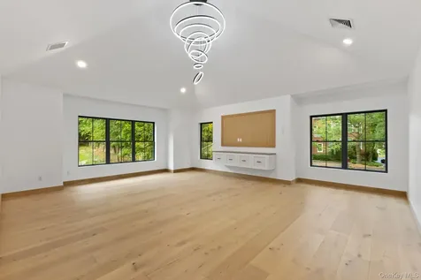 22 Whippoorwill Road E Armonk NY 10504