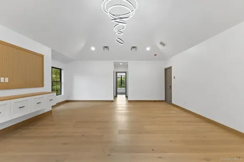 22 Whippoorwill Road E Armonk NY 10504