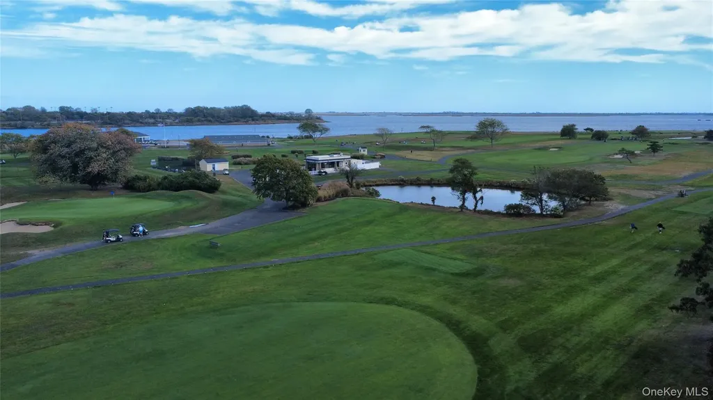 487 Links Drive E Oceanside NY 11572