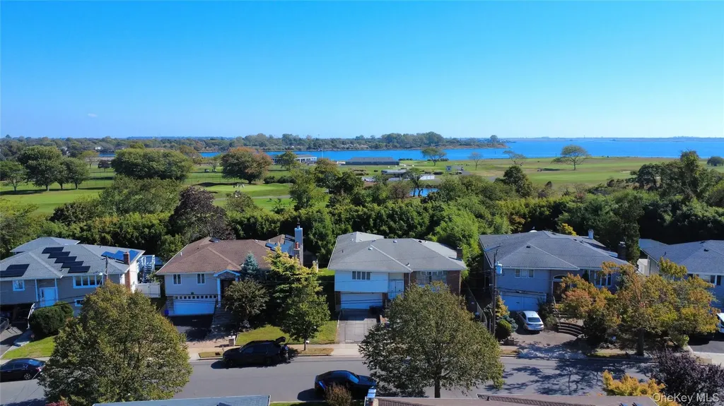 487 Links Drive E Oceanside NY 11572