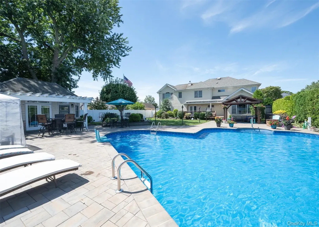 74 Broadway Bethpage NY 11714