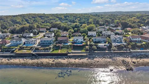 43 Oak Point Drive N Bayville NY 11709