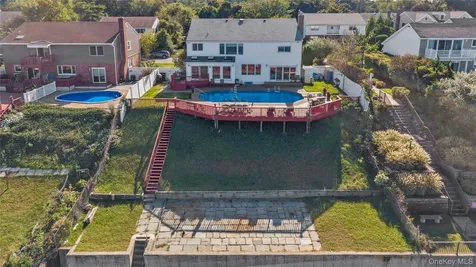 43 Oak Point Drive N Bayville NY 11709