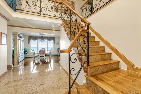 43 Oak Point Drive N Bayville NY 11709