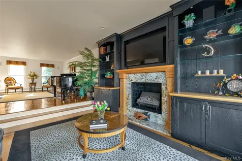43 Oak Point Drive N Bayville NY 11709