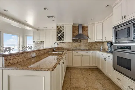 43 Oak Point Drive N Bayville NY 11709