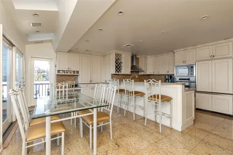 43 Oak Point Drive N Bayville NY 11709