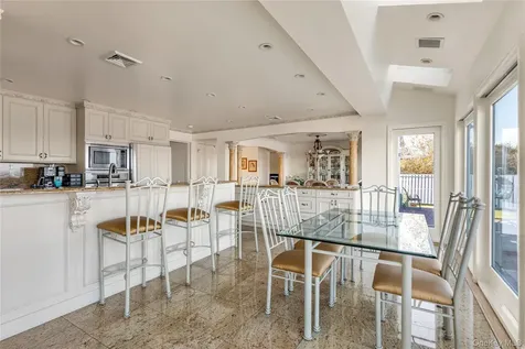 43 Oak Point Drive N Bayville NY 11709
