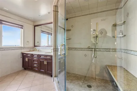 43 Oak Point Drive N Bayville NY 11709