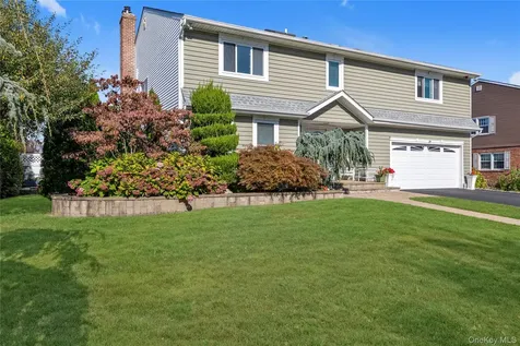 43 Oak Point Drive N Bayville NY 11709