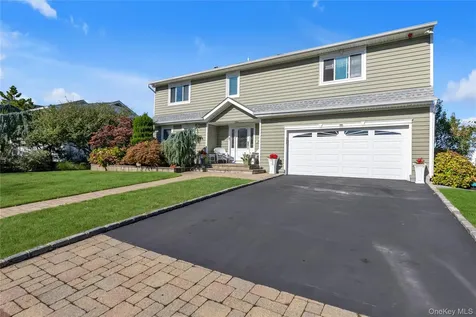 43 Oak Point Drive N Bayville NY 11709