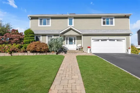 43 Oak Point Drive N Bayville NY 11709