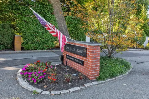 43 Oak Point Drive N Bayville NY 11709