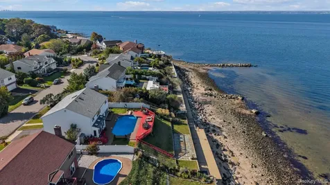 43 Oak Point Drive N Bayville NY 11709