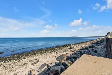 43 Oak Point Drive N Bayville NY 11709